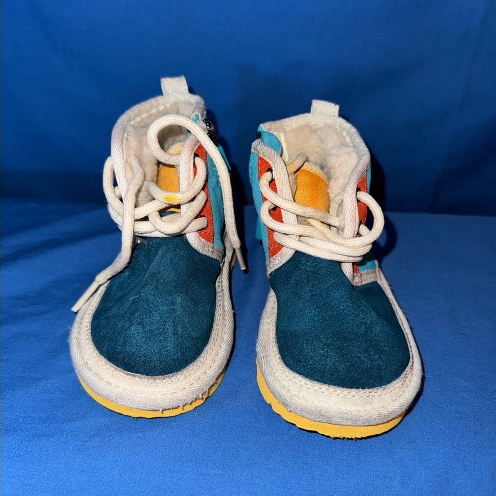 Toddler Size 7 UGG Neumel MashUp  Boots